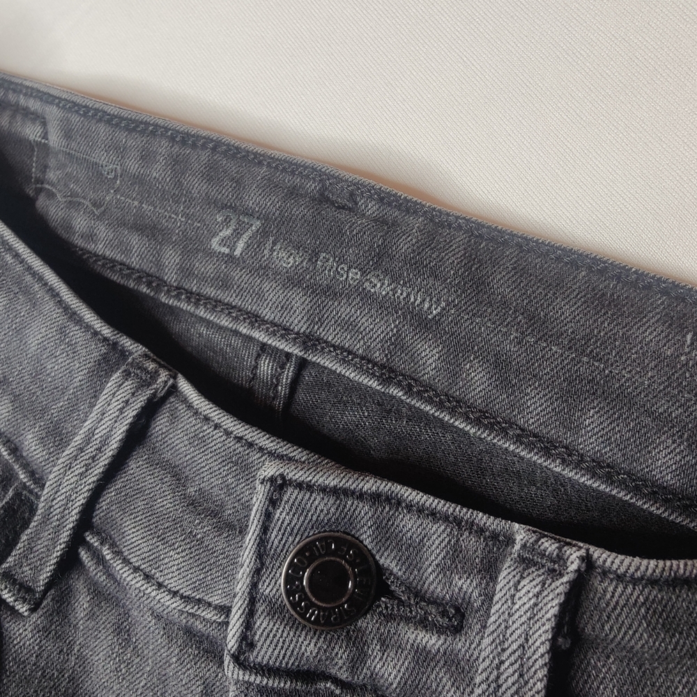 Levi's Women's Gray Slim Jeans - Picture 9 of 9
